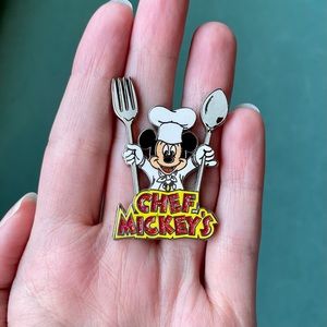 Chef Mickey’s Pin